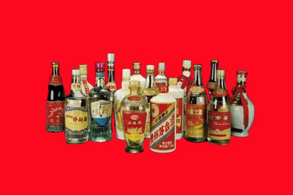 富拉尔基区回收老酒